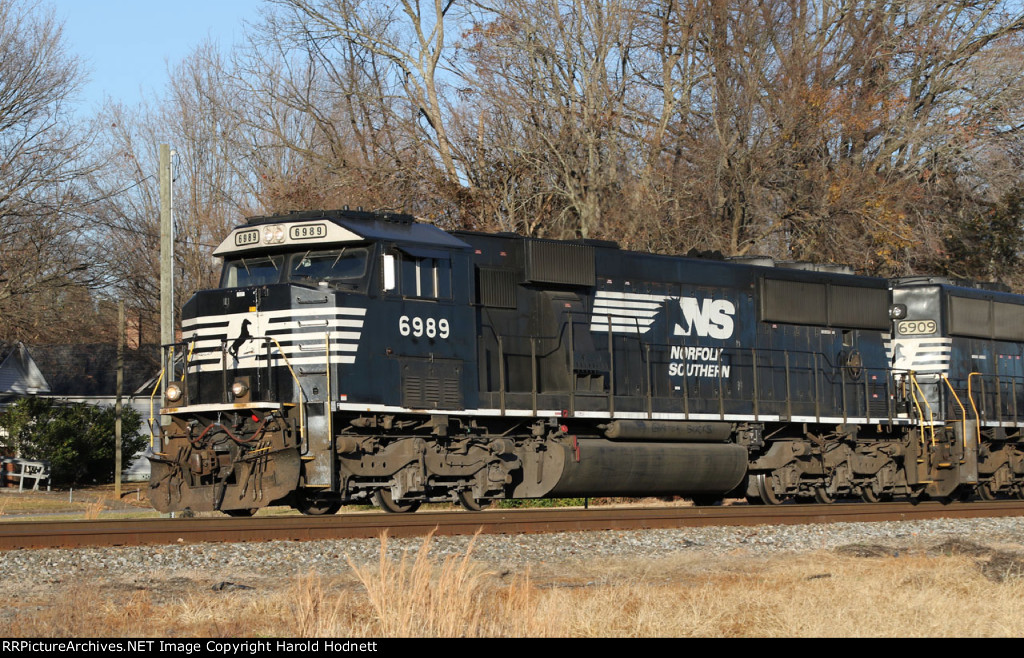 NS 6989